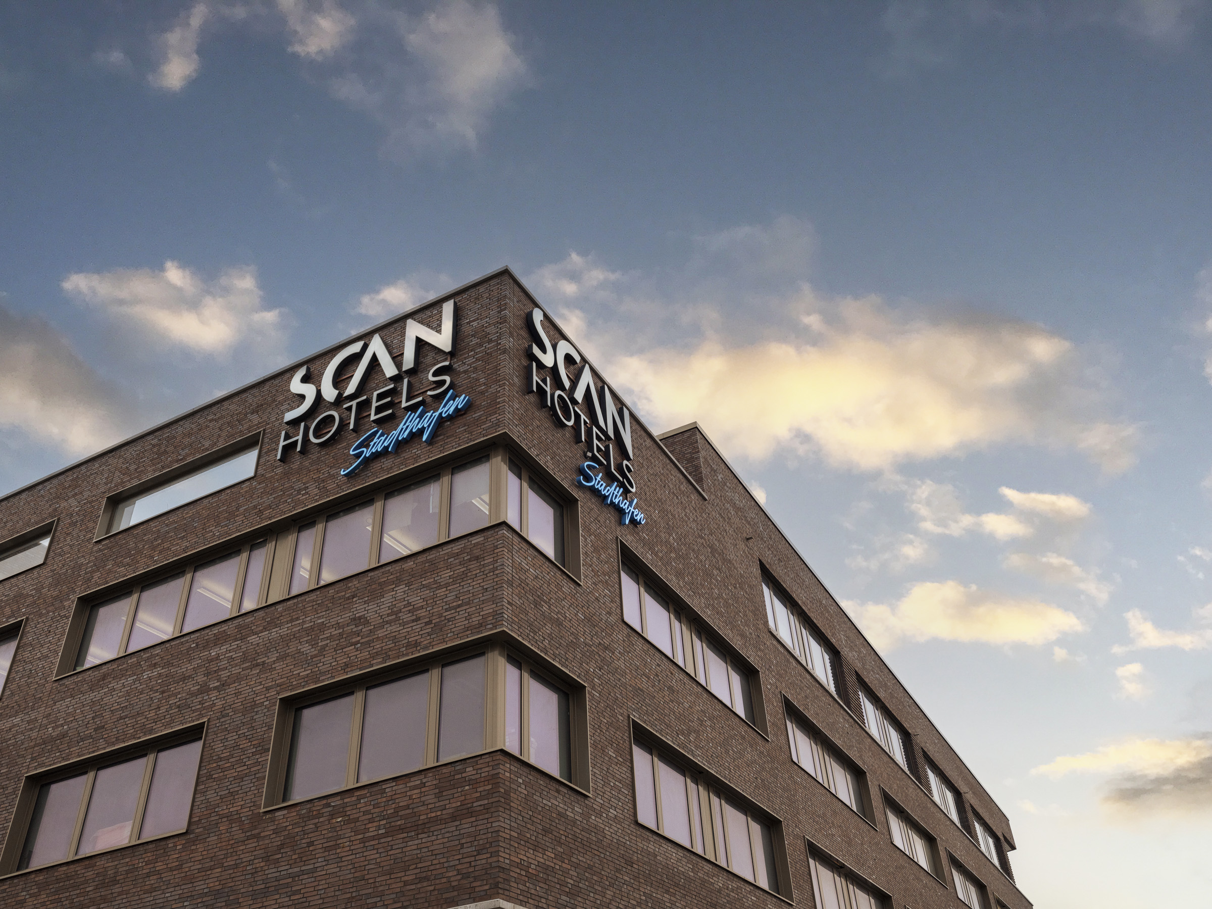 Scanner Locations Rostok Arrival at the hotel in Rostock city harbor | Scanhotels Stadthafen
